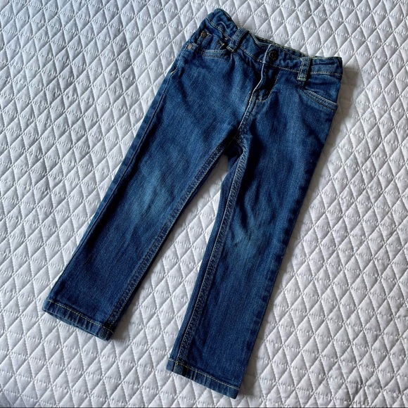 Cozy Sweater & Jeans Outfit - Picture 3 of 5